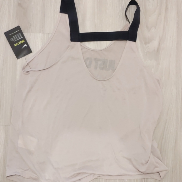 Never worn Nike dri-fit tank - Picture 3 of 4